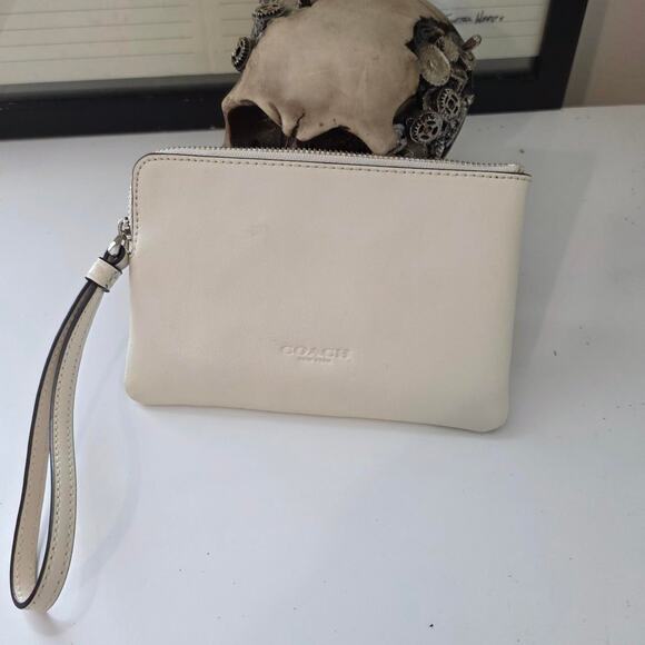 Coach x Campbell's small wristlet - Picture 4 of 6